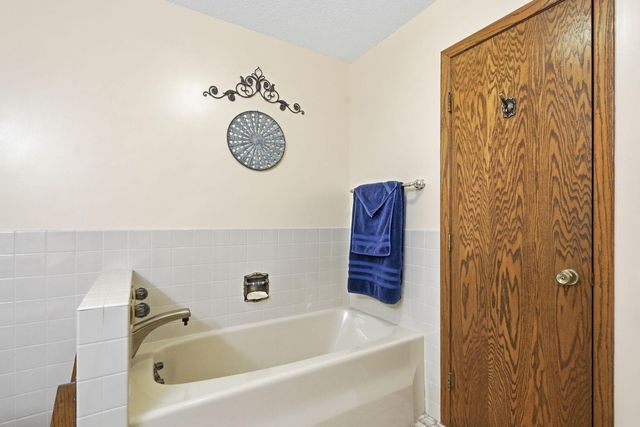 7622 Orchid Lane N, Maple Grove, MN 55311