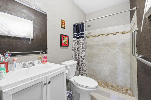 11411 NW 38th Place, Sunrise, FL 33323