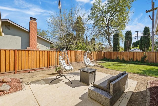 1306 Drexel Dr, Davis, CA 95616