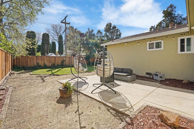 1306 Drexel Dr, Davis, CA 95616