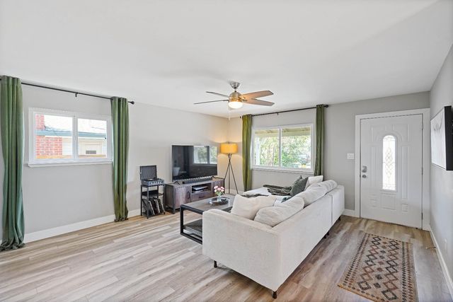 1306 Drexel Dr, Davis, CA 95616