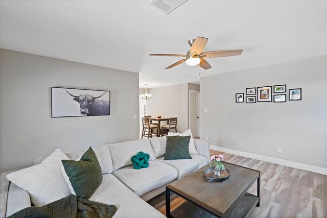 1306 Drexel Dr, Davis, CA 95616