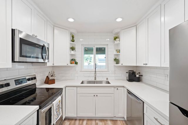 1306 Drexel Dr, Davis, CA 95616