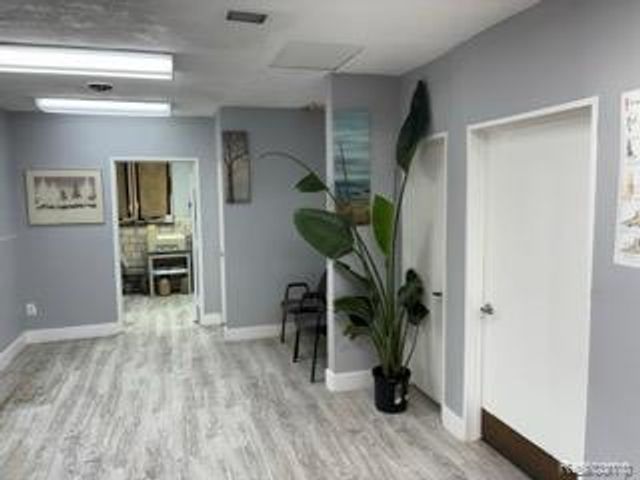 10801 W Warren Avenue, Dearborn, MI 48126