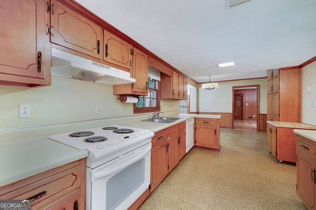 35 Cedar Court, Stockbridge, GA 30281