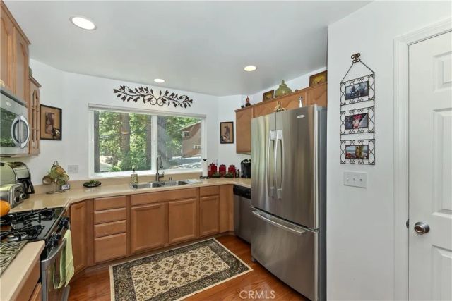 31816 Silver Spruce Drive, Running Springs, CA 92382