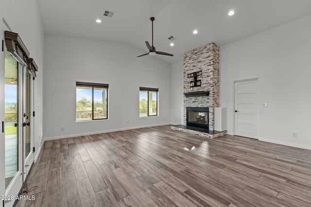3860 Pura Vida Trail, Wickenburg, AZ 85390