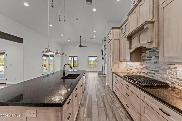 3860 Pura Vida Trail, Wickenburg, AZ 85390