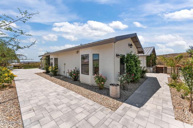 3860 Pura Vida Trail, Wickenburg, AZ 85390
