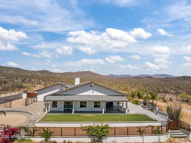 3860 Pura Vida Trail, Wickenburg, AZ 85390