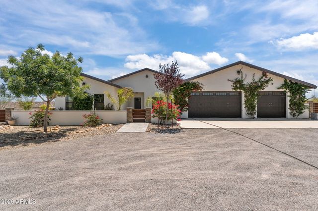 3860 Pura Vida Trail, Wickenburg, AZ 85390