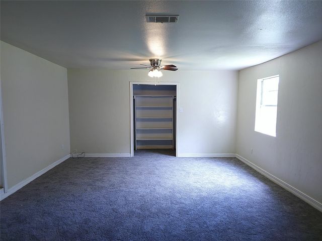 1003 W Hart Avenue, Pasadena, TX 77506