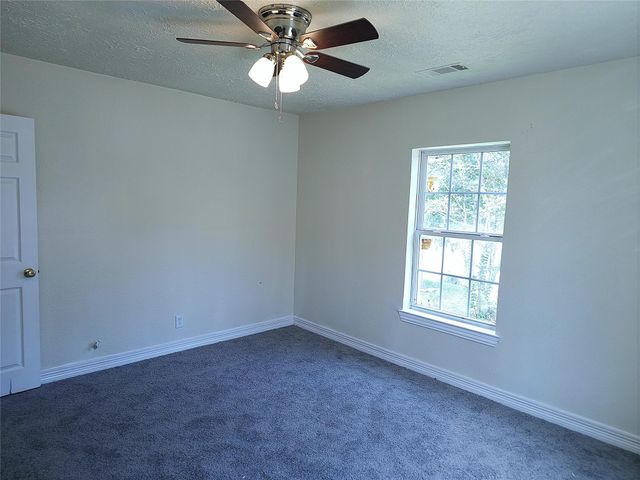 1003 W Hart Avenue, Pasadena, TX 77506