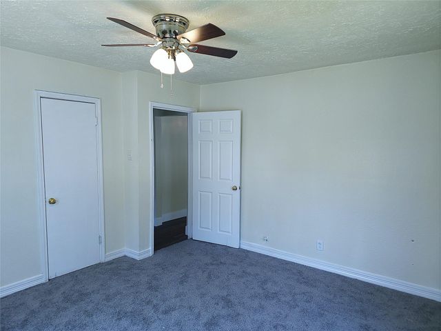 1003 W Hart Avenue, Pasadena, TX 77506