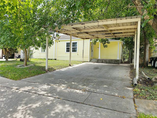 1003 W Hart Avenue, Pasadena, TX 77506