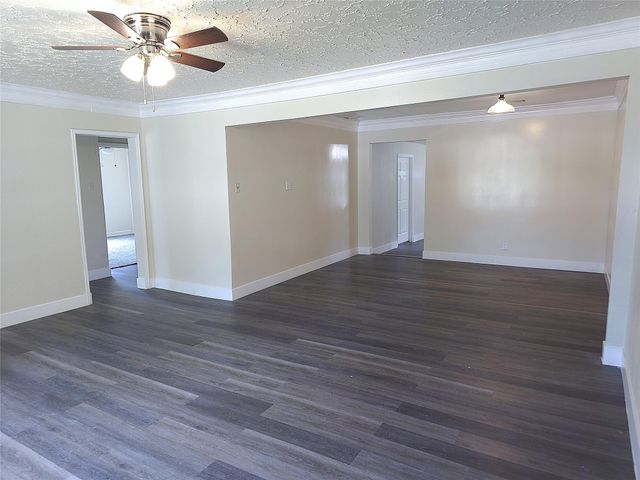 1003 W Hart Avenue, Pasadena, TX 77506