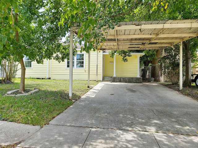 1003 W Hart Avenue, Pasadena, TX 77506