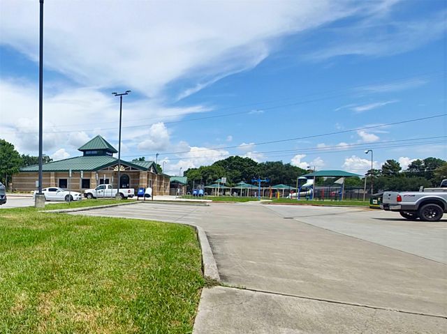 1003 W Hart Avenue, Pasadena, TX 77506