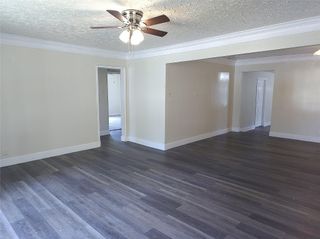 1003 W Hart Avenue, Pasadena, TX 77506