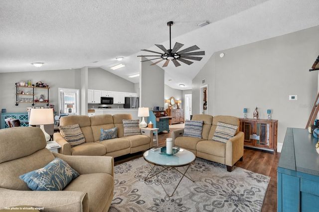 27 LYNDENHURST LANE, Palm Coast, FL 32137