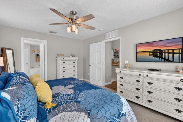 27 LYNDENHURST LANE, Palm Coast, FL 32137