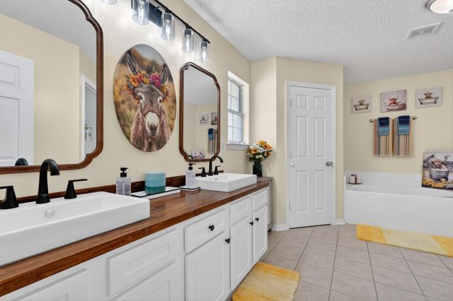 27 LYNDENHURST LANE, Palm Coast, FL 32137