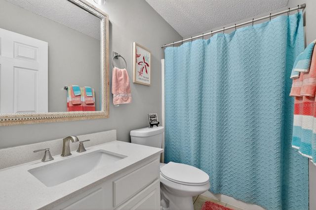 27 LYNDENHURST LANE, Palm Coast, FL 32137