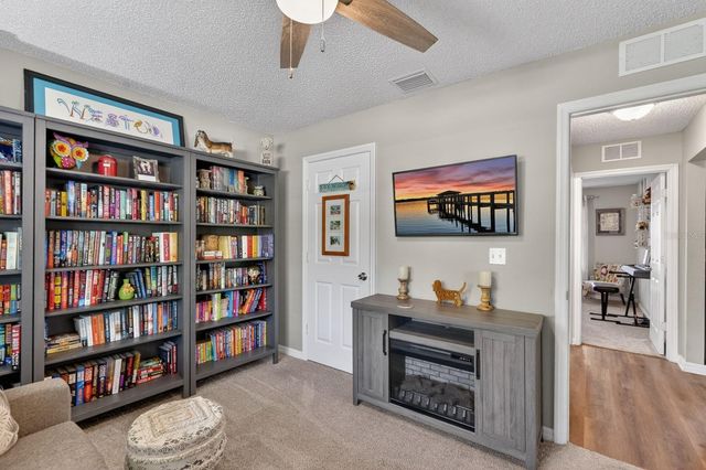 27 LYNDENHURST LANE, Palm Coast, FL 32137