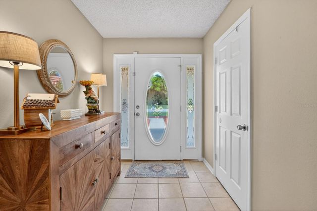 27 LYNDENHURST LANE, Palm Coast, FL 32137