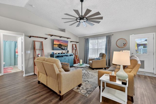 27 LYNDENHURST LANE, Palm Coast, FL 32137