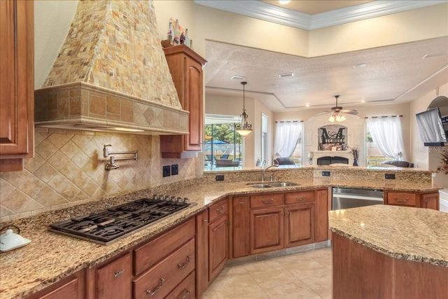 6405 SE 10TH STREET, Ocala, FL 34472