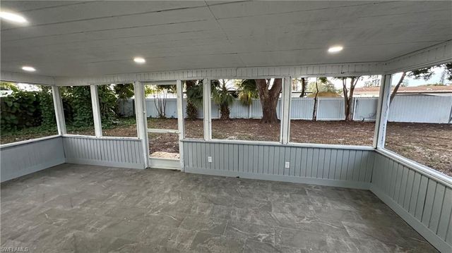 2101 43rd TER SW, Naples, FL 34116