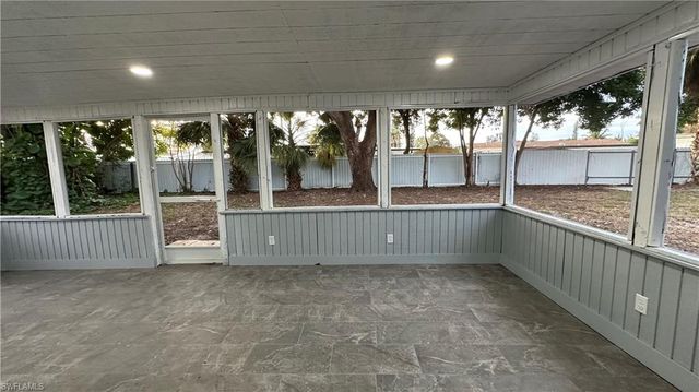 2101 43rd TER SW, Naples, FL 34116