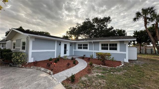 2101 43rd TER SW, Naples, FL 34116