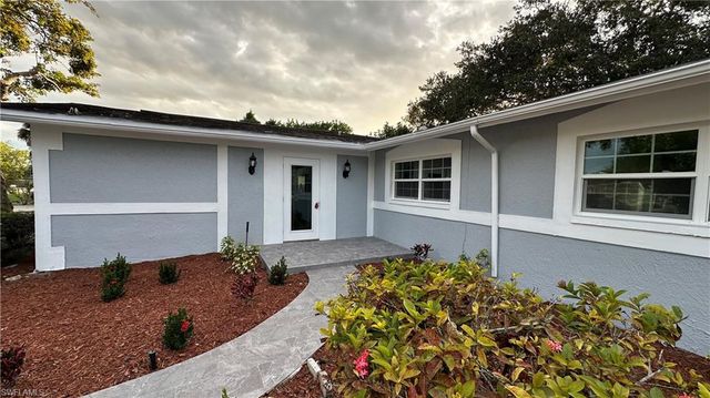 2101 43rd TER SW, Naples, FL 34116