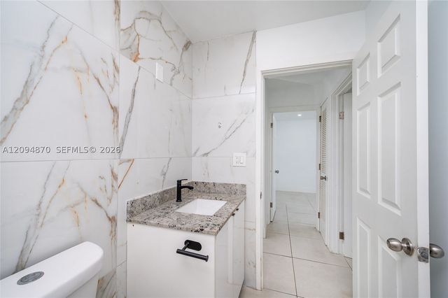 2106 Plunkett Ct, Hollywood, FL 33020