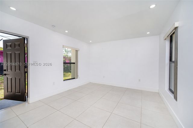 2106 Plunkett Ct, Hollywood, FL 33020