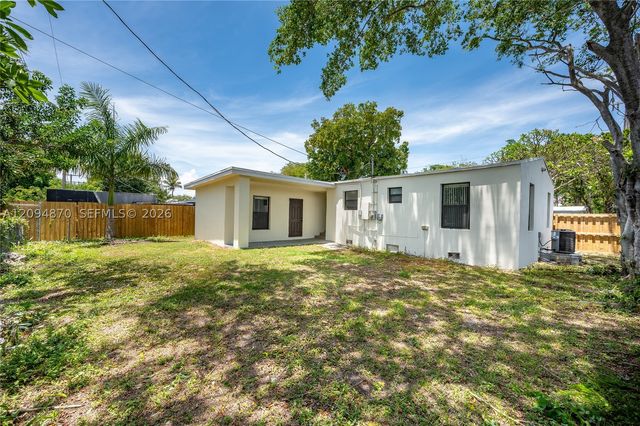 2106 Plunkett Ct, Hollywood, FL 33020
