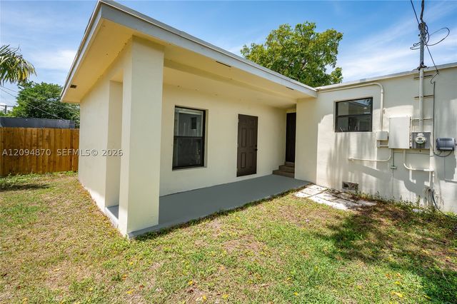 2106 Plunkett Ct, Hollywood, FL 33020