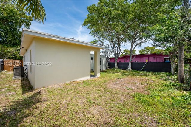 2106 Plunkett Ct, Hollywood, FL 33020