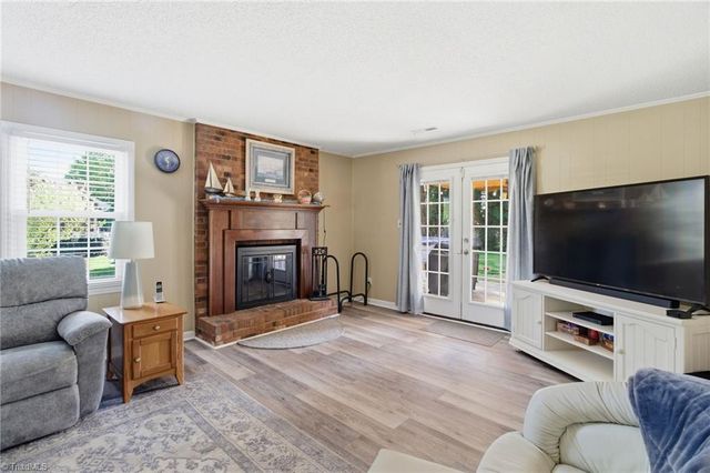 1528 Pecan Lane, Kernersville, NC 27284