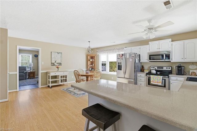 1528 Pecan Lane, Kernersville, NC 27284