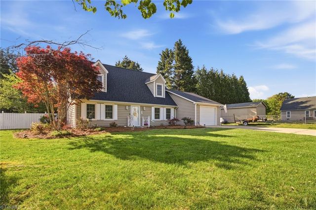 1528 Pecan Lane, Kernersville, NC 27284