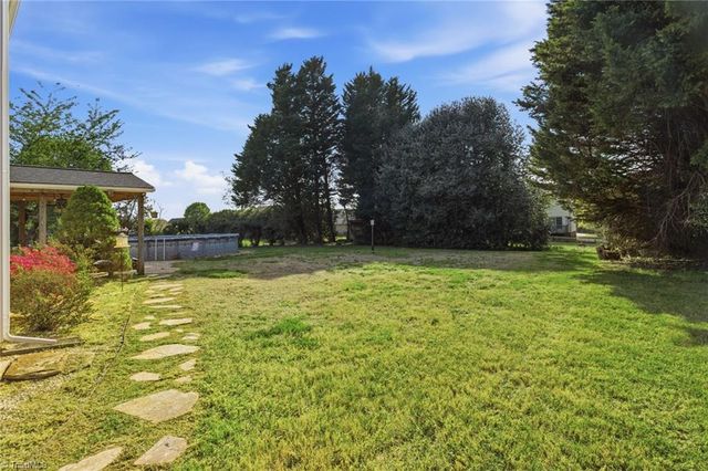 1528 Pecan Lane, Kernersville, NC 27284