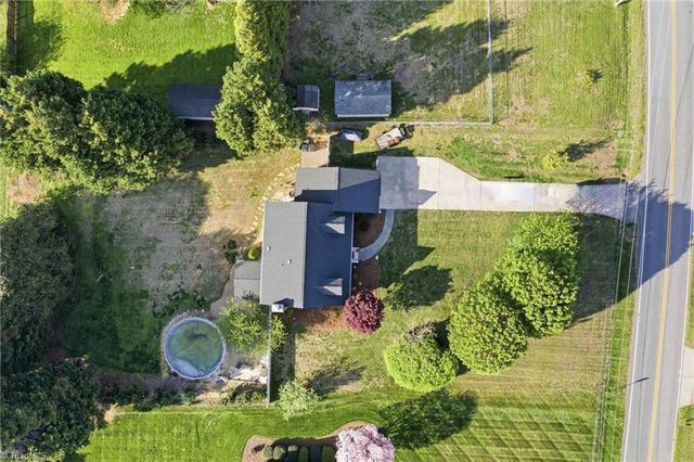 1528 Pecan Lane, Kernersville, NC 27284