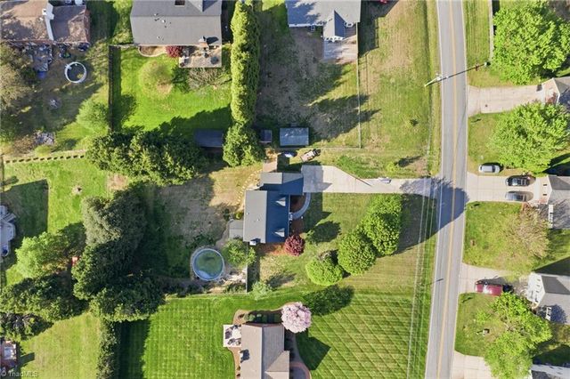 1528 Pecan Lane, Kernersville, NC 27284