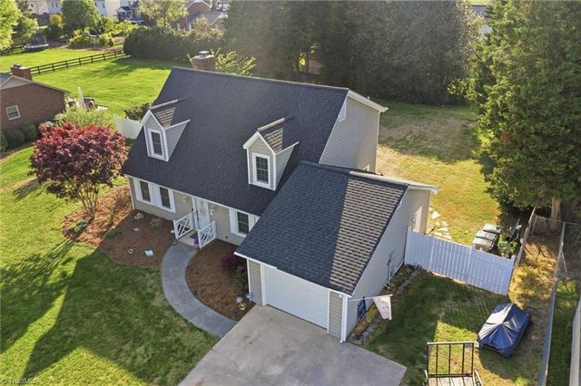 1528 Pecan Lane, Kernersville, NC 27284