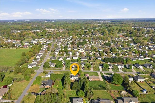 1528 Pecan Lane, Kernersville, NC 27284
