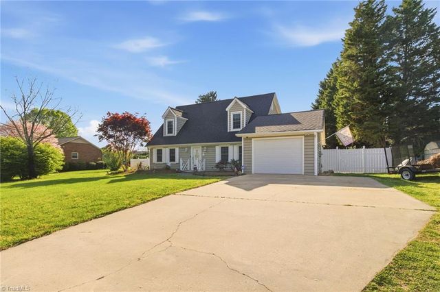 1528 Pecan Lane, Kernersville, NC 27284