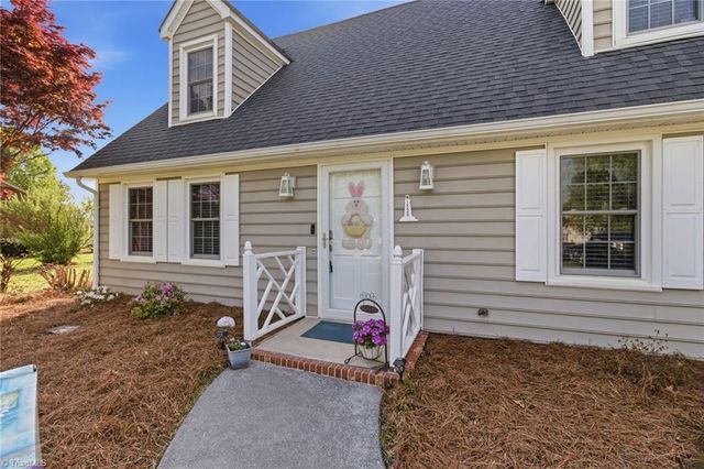 1528 Pecan Lane, Kernersville, NC 27284